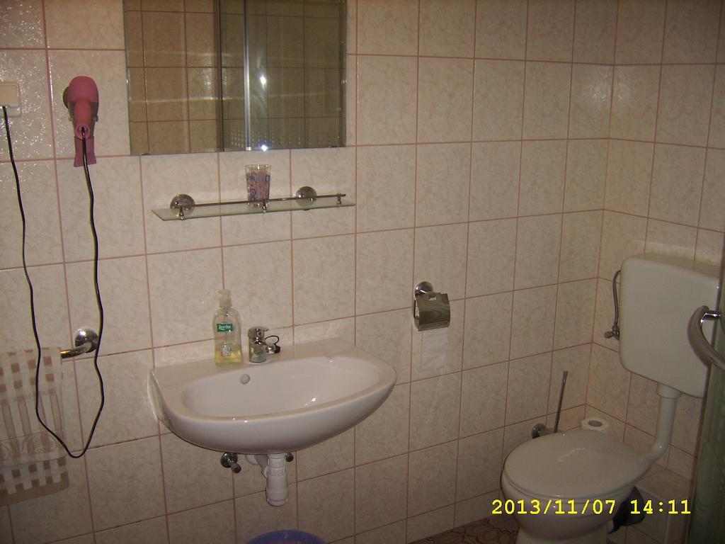 Fonix Panzio Hotel Pápa Esterno foto