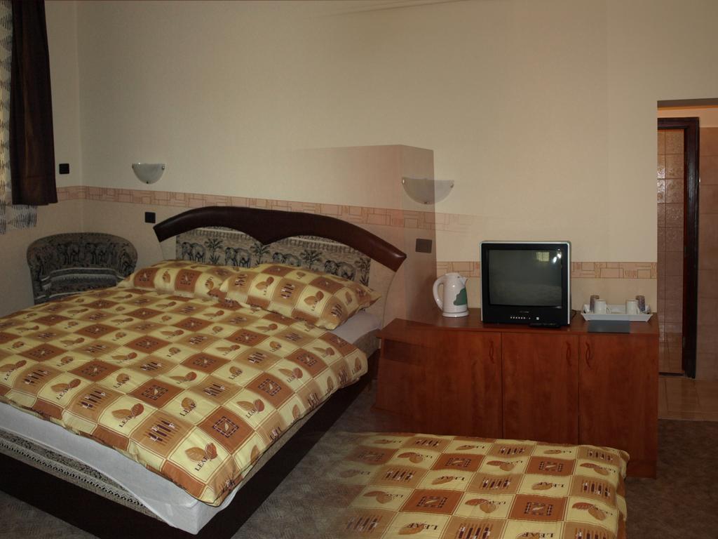 Fonix Panzio Hotel Pápa Camera foto