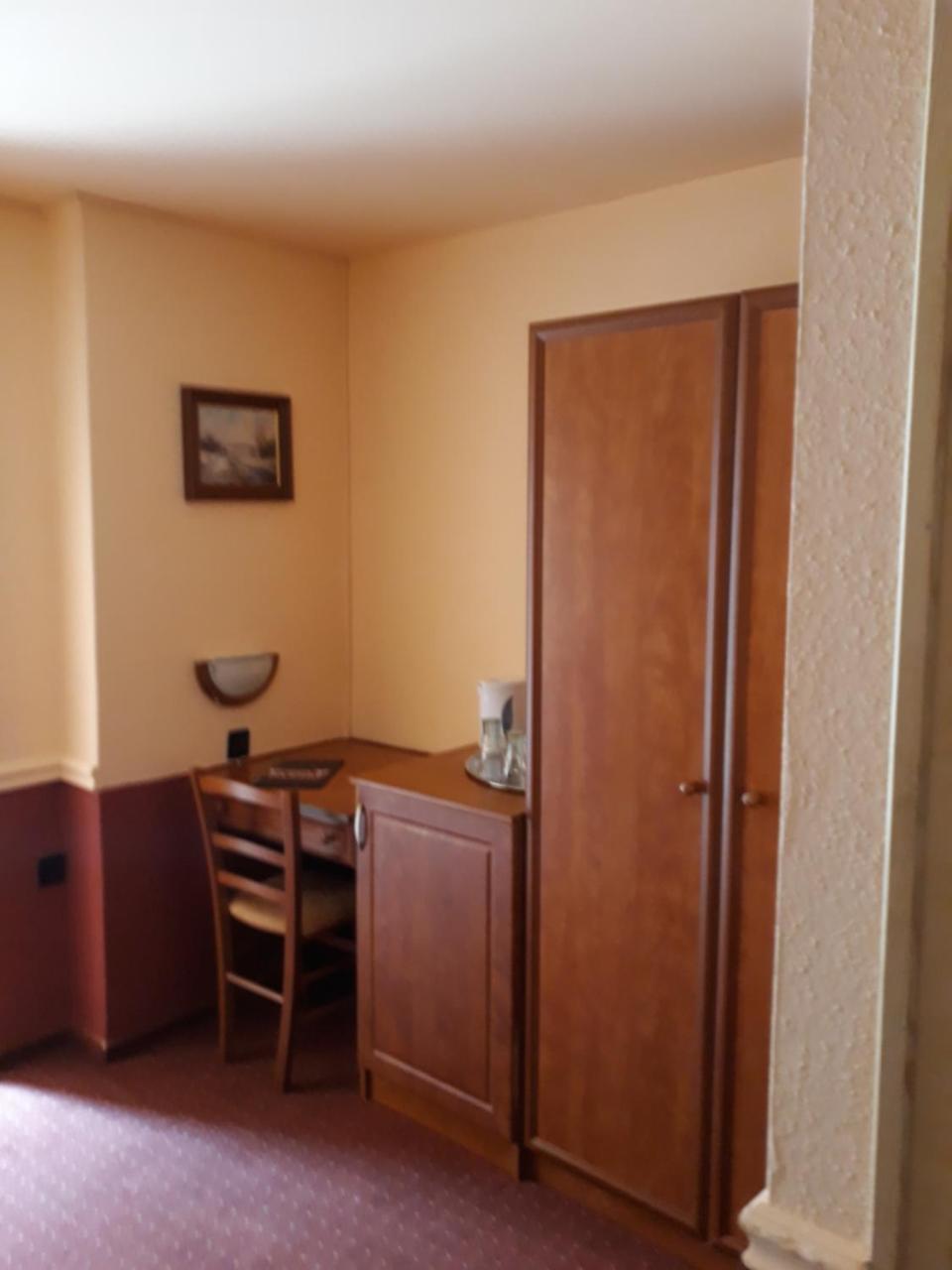 Fonix Panzio Hotel Pápa Esterno foto
